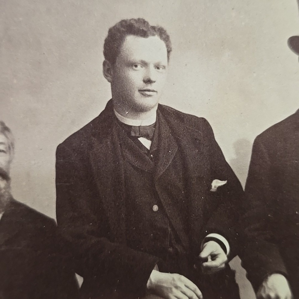 3 Dashing Men Top Hat Beard Umbrella Cabinet Card Painesville OH Davis Antique - Picture 4 of 7